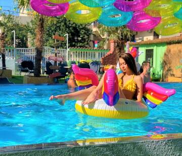 Фотографии Хостелы Cactus Costinesti Adults only (14+) г. Костинешти (Румыния) №1 Фото Хостелы Cactus Costinesti Adults only (14+) г. Костинешти 1