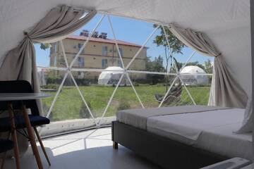 Фотографии Люкс-шатры Seagloo Glamping - Adults Only г. Костинешти (Румыния) №3 Фото Люкс-шатры Seagloo Glamping - Adults Only г. Костинешти 3