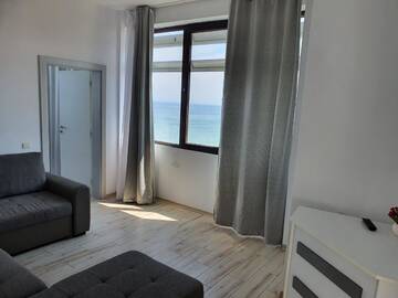 Фото номера Семейный номер с видом на море Проживание в семье Premium Sea View *** г. Костинешти 2