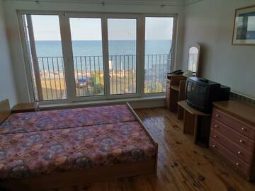 Фото номера Улучшенные апартаменты Апарт-отели Vila Raisa г. Костинешти 3