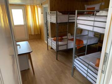 Фото номера Bed in 4-Bed Larger Mixed Dormitory Room - Private Bathroom Хостелы Cactus Costinesti Adults only (14+) г. Костинешти 6