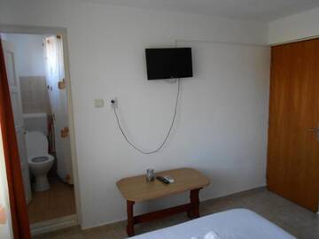 Фото номера Двухместный номер с 1 кроватью Гостевой дом VILA ANKARA г. Костинешти 3