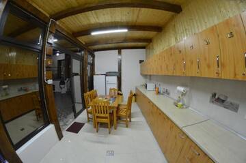 Фото номера Номер-студио с балконом Гостевой дом Razvan Holiday г. Костинешти 17