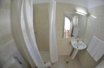 Фото номера Трехместный номер Курортные отели Complex Credo г. Костинешти 8