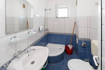 Фото номера Стандартный двухместный номер с 1 кроватью Гостевой дом Vila Casa Blanca г. Костинешти 39