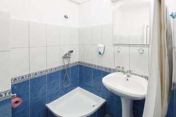Фото номера Стандартный двухместный номер с 1 кроватью Гостевой дом Vila Casa Blanca г. Костинешти 46