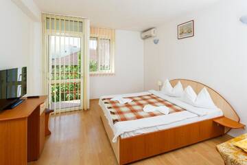 Фото номера Стандартный двухместный номер с 1 кроватью Гостевой дом Vila Casa Blanca г. Костинешти 16
