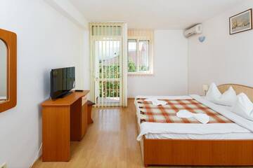 Фото номера Стандартный двухместный номер с 1 кроватью Гостевой дом Vila Casa Blanca г. Костинешти 17