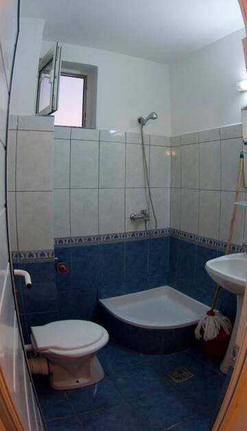 Фото номера Стандартный двухместный номер с 1 кроватью Гостевой дом Vila Casa Blanca г. Костинешти 21