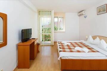 Фото номера Стандартный двухместный номер с 1 кроватью Гостевой дом Vila Casa Blanca г. Костинешти 50